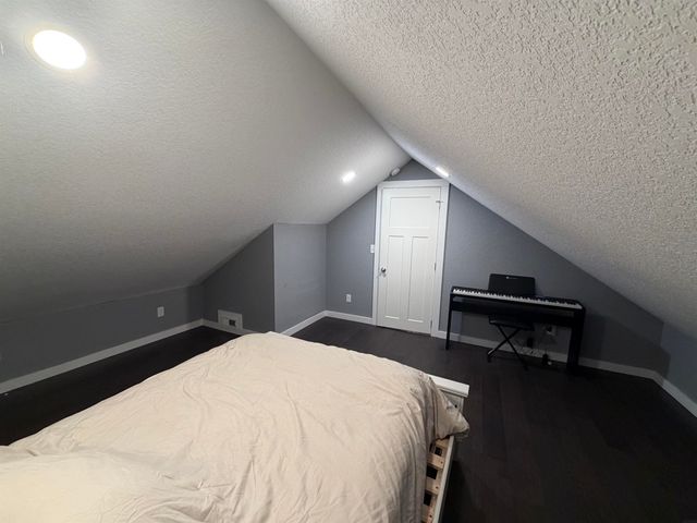 921 Leavitt Street, Waterloo, IA 50702