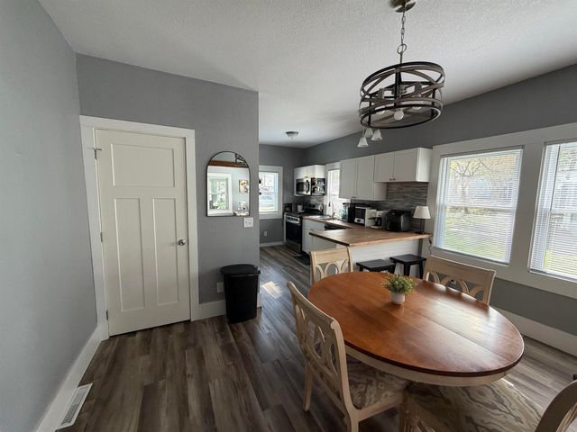 921 Leavitt Street, Waterloo, IA 50702