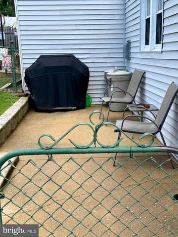 172 W RIDGE, Linwood, PA 19061