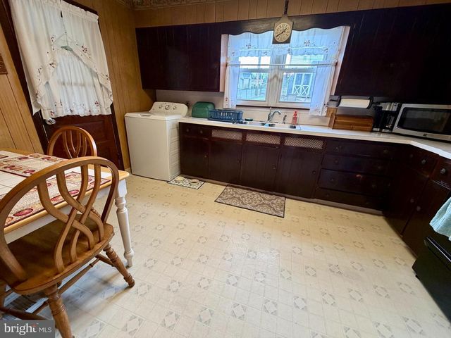 172 W RIDGE, Linwood, PA 19061
