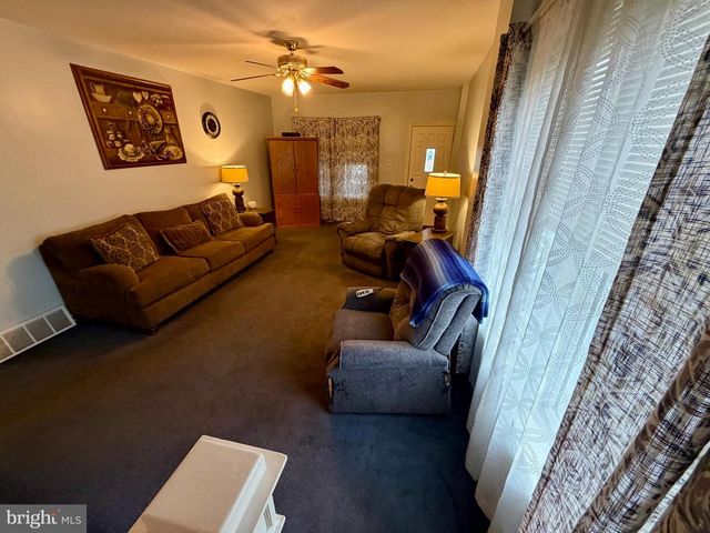 172 W RIDGE, Linwood, PA 19061