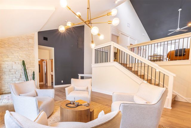 8800 Golden Rain CV, Austin, TX 78735