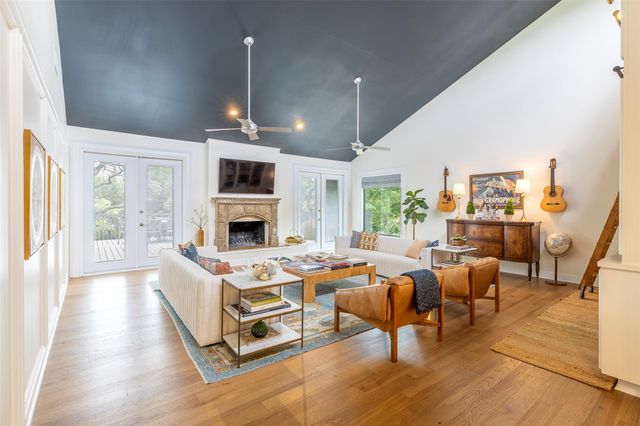 8800 Golden Rain CV, Austin, TX 78735