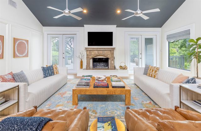 8800 Golden Rain CV, Austin, TX 78735