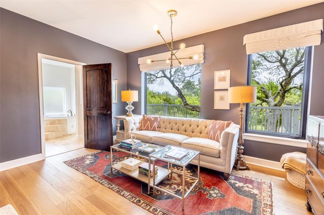 8800 Golden Rain CV, Austin, TX 78735