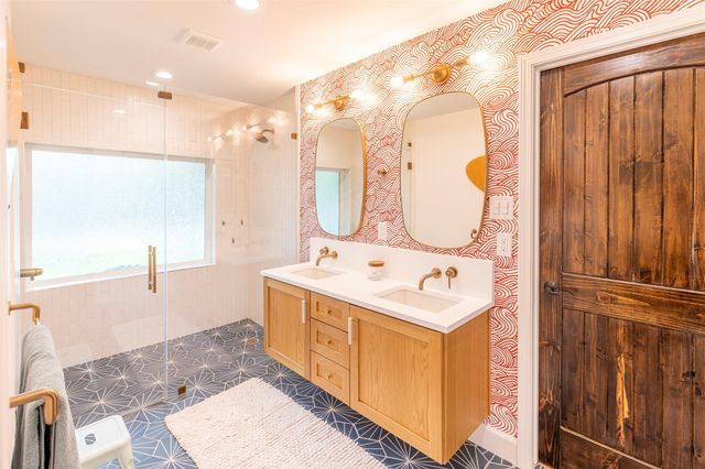 8800 Golden Rain CV, Austin, TX 78735