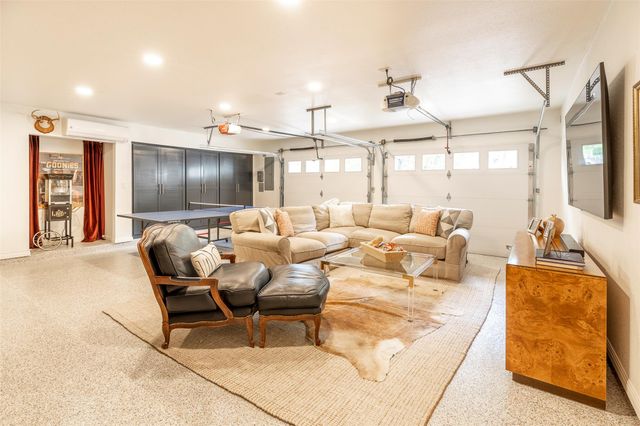 8800 Golden Rain CV, Austin, TX 78735