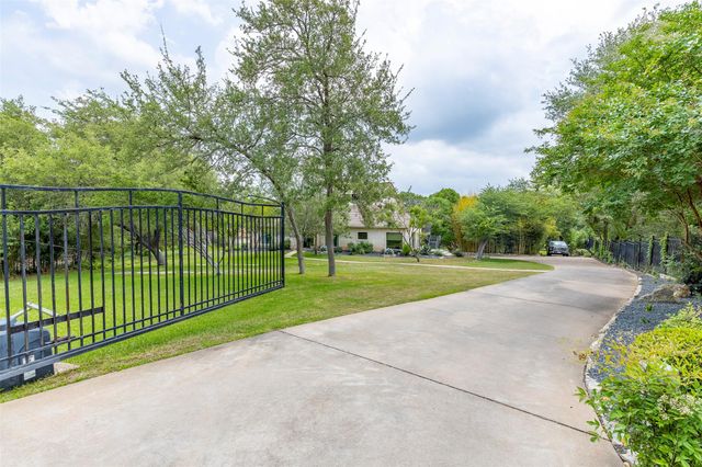 8800 Golden Rain CV, Austin, TX 78735