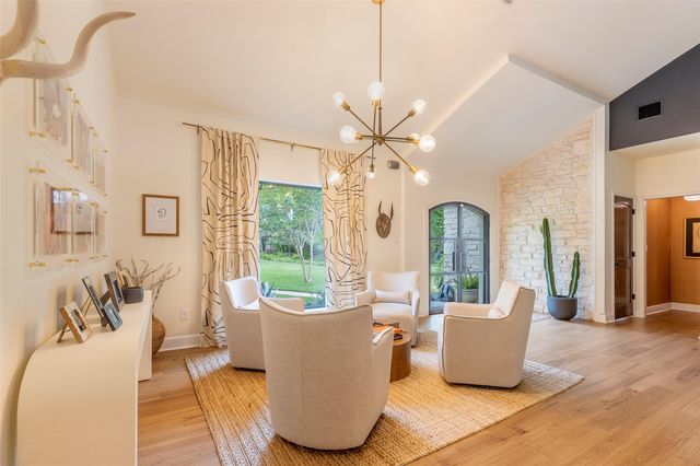 8800 Golden Rain CV, Austin, TX 78735