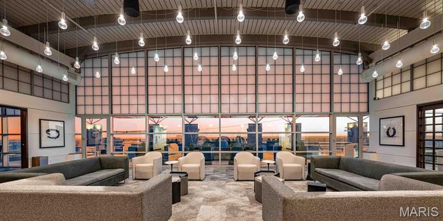 8025 Maryland Avenue 6A, Clayton, MO 63105