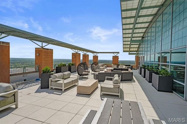 8025 Maryland Avenue 6A, Clayton, MO 63105