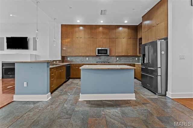 8025 Maryland Avenue 6A, Clayton, MO 63105