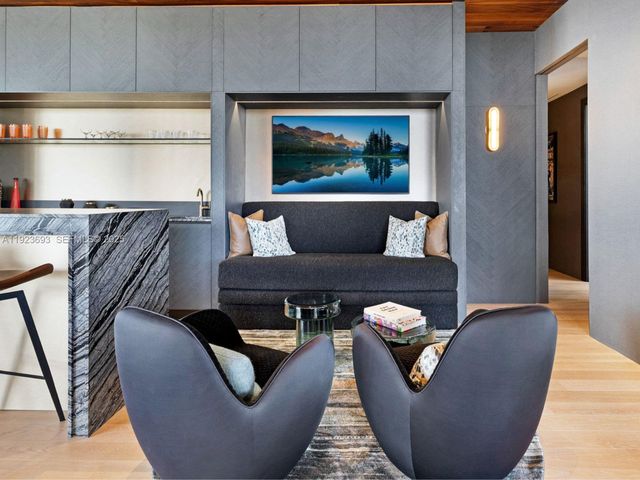 800 S Pointe Dr 801, Miami Beach, FL 33139