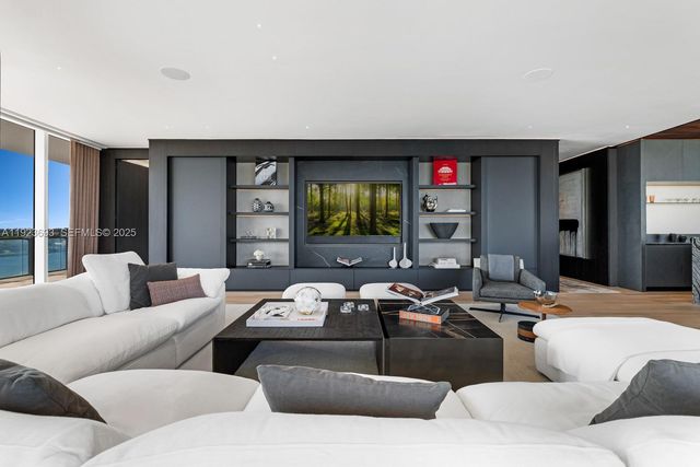 800 S Pointe Dr 801, Miami Beach, FL 33139