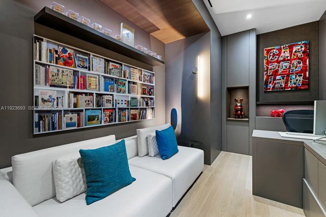 800 S Pointe Dr 801, Miami Beach, FL 33139