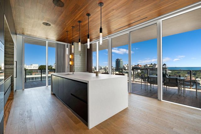 800 S Pointe Dr 801, Miami Beach, FL 33139