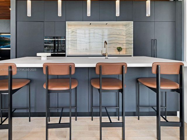 800 S Pointe Dr 801, Miami Beach, FL 33139