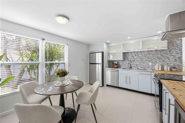 2546 PARMA STREET, Sarasota, FL 34231