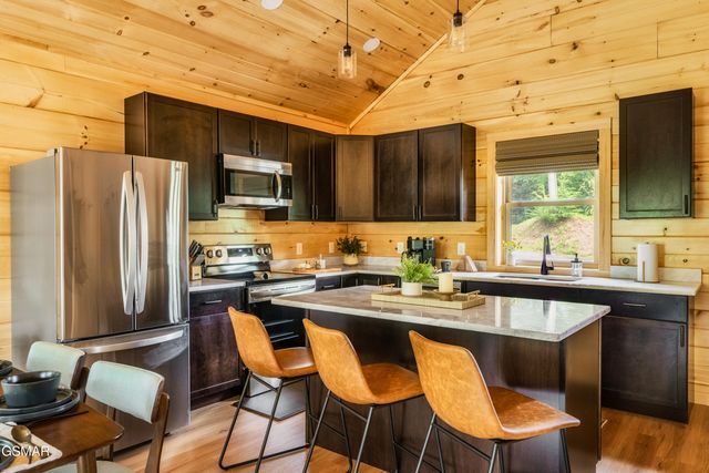 936 E Fir Street, Sevierville, TN 37876