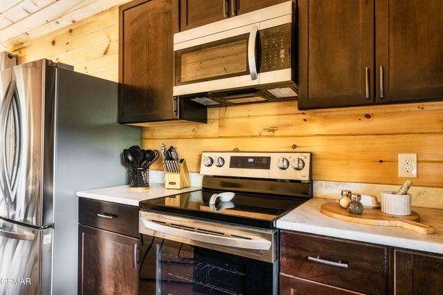 936 E Fir Street, Sevierville, TN 37876