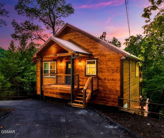 936 E Fir Street, Sevierville, TN 37876