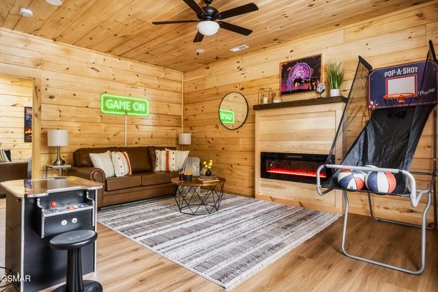 936 E Fir Street, Sevierville, TN 37876