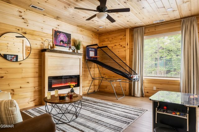 936 E Fir Street, Sevierville, TN 37876