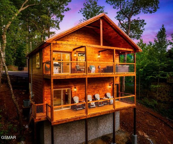 936 E Fir Street, Sevierville, TN 37876