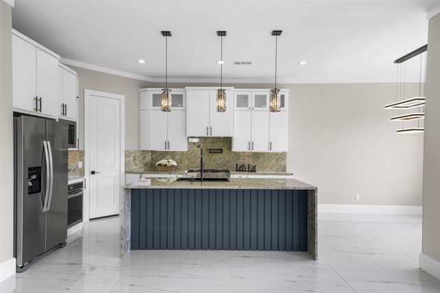 707 Buckalew Street, Dallas, TX 75208