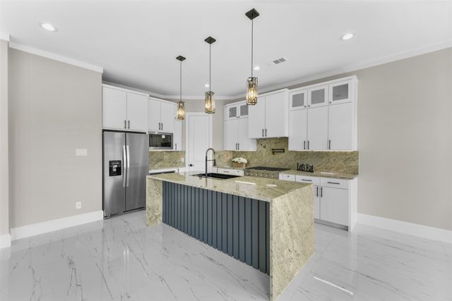 707 Buckalew Street, Dallas, TX 75208