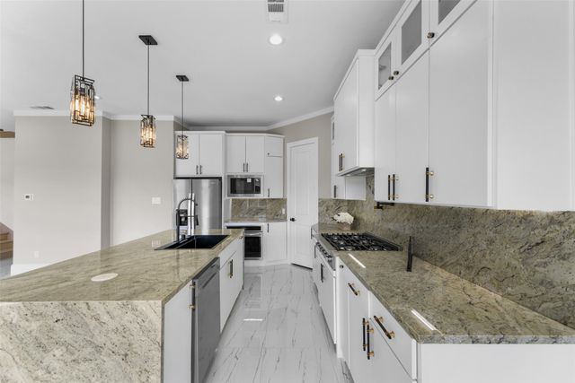 707 Buckalew Street, Dallas, TX 75208