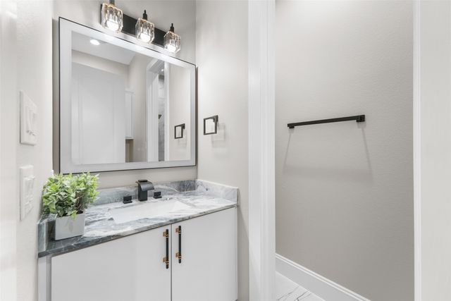 707 Buckalew Street, Dallas, TX 75208