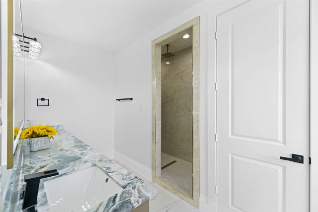 707 Buckalew Street, Dallas, TX 75208