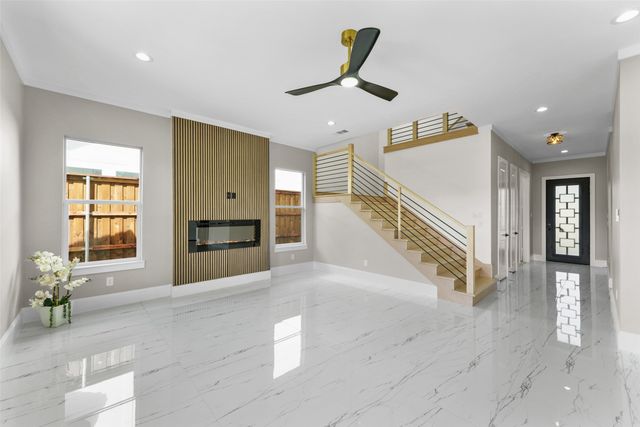 707 Buckalew Street, Dallas, TX 75208