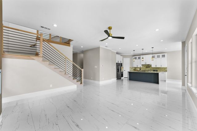 707 Buckalew Street, Dallas, TX 75208