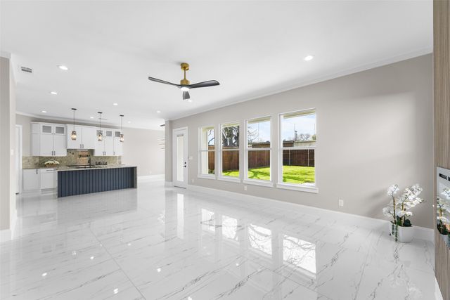 707 Buckalew Street, Dallas, TX 75208