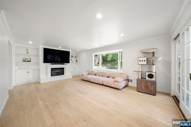 85 Park Avenue, Cresskill, NJ 07626