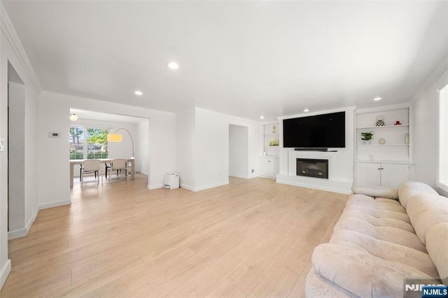 85 Park Avenue, Cresskill, NJ 07626