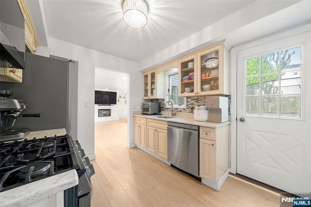85 Park Avenue, Cresskill, NJ 07626