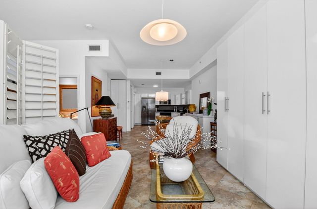 1617 N Flagler Drive, West Palm Beach, FL 33407