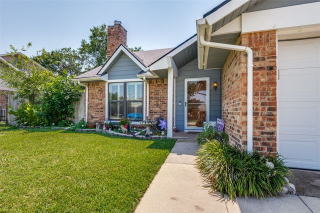 2518 Via Avenida, Carrollton, TX 75006