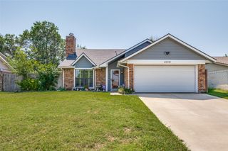 2518 Via Avenida, Carrollton, TX 75006