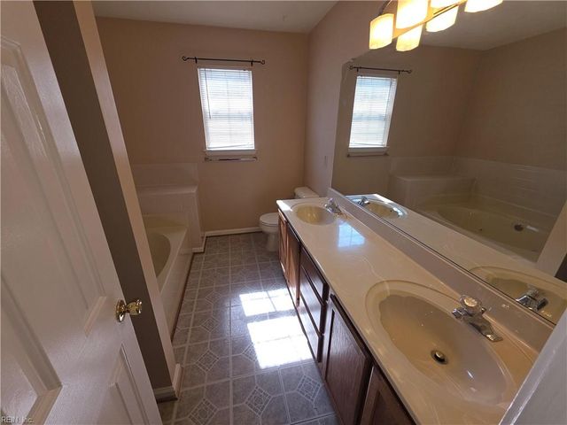 1460 Berkshire DR, Newport News, VA 23602