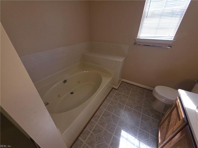 1460 Berkshire DR, Newport News, VA 23602