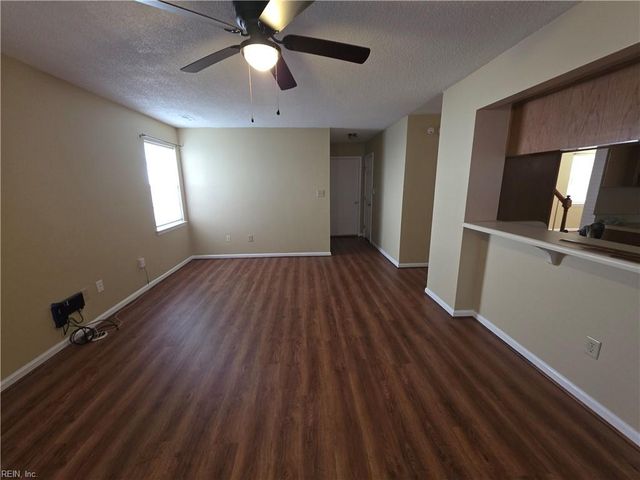 1460 Berkshire DR, Newport News, VA 23602