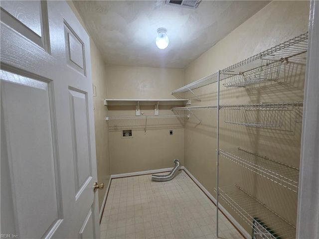 1460 Berkshire DR, Newport News, VA 23602