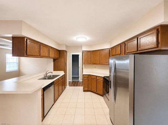 1460 Berkshire DR, Newport News, VA 23602