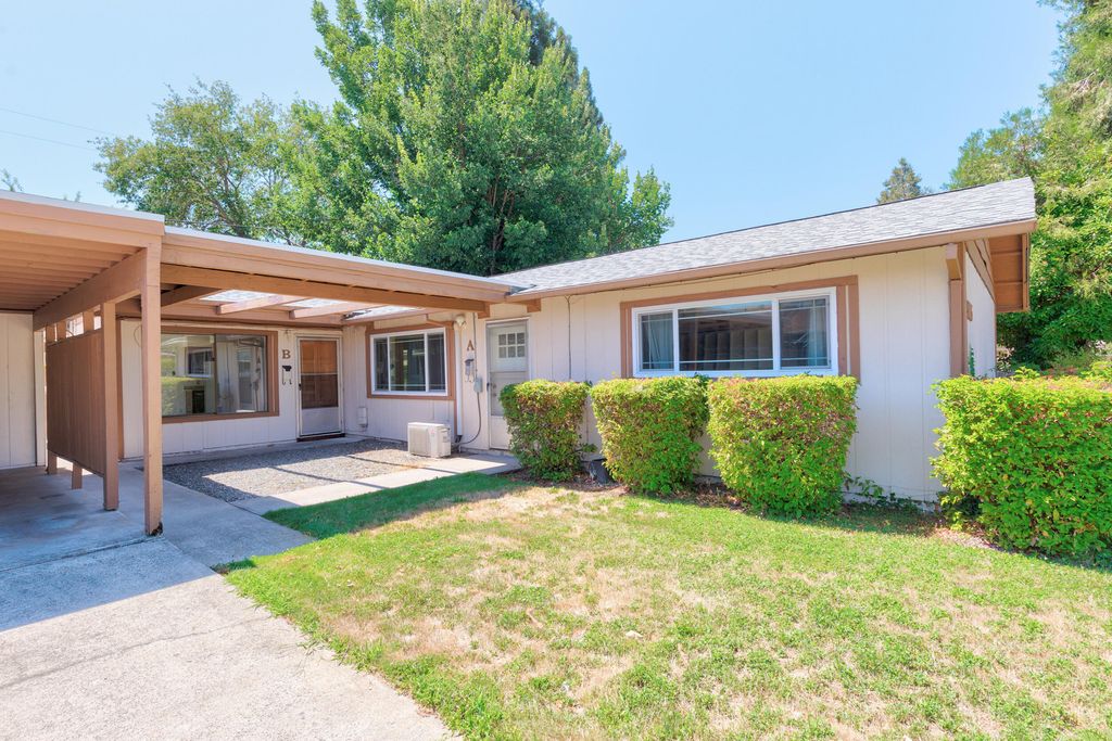 905 SW K Street, Grants Pass, OR 97526
