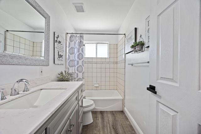 1805 W Griffith Way, Fresno, CA 93705