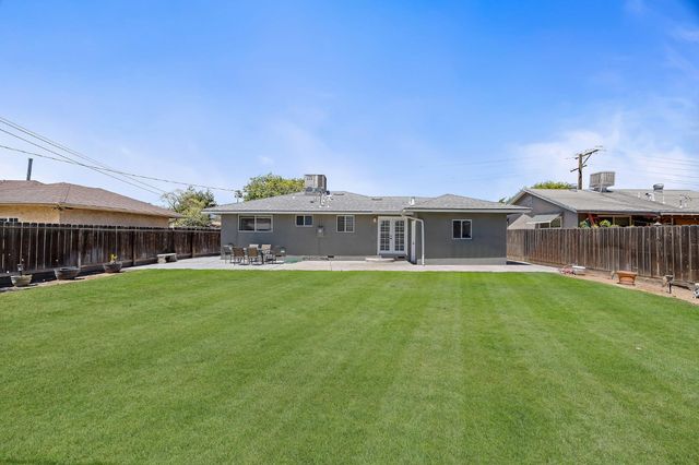 1805 W Griffith Way, Fresno, CA 93705